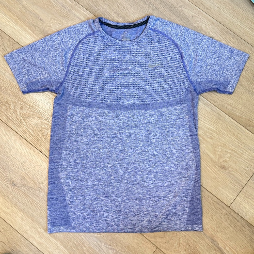 Nike Dri-FIT Men’s Heathered Blue Short Sleeve Shirt – Size M